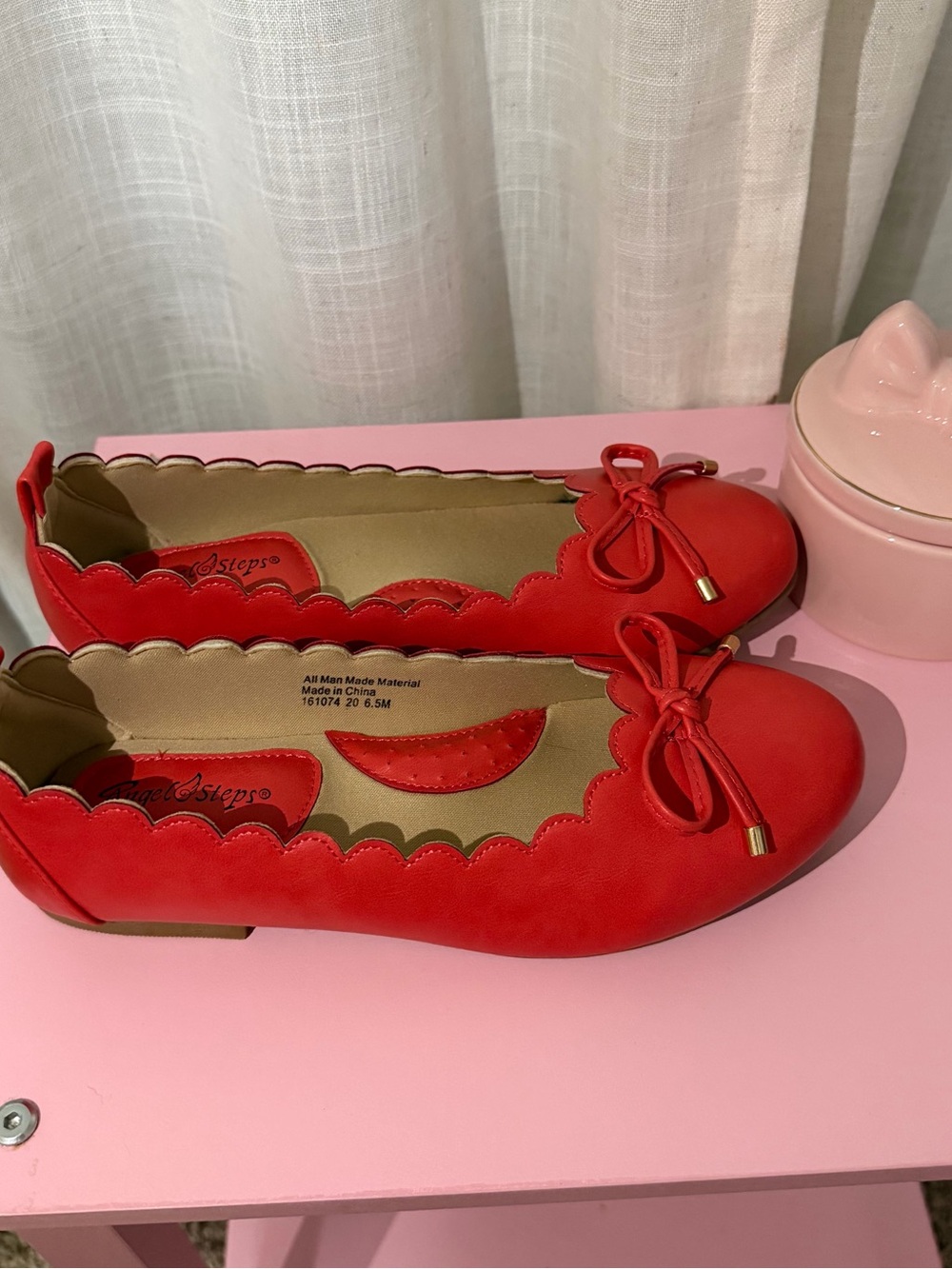 Red Scalloped Edge Ballet Flats with Bow